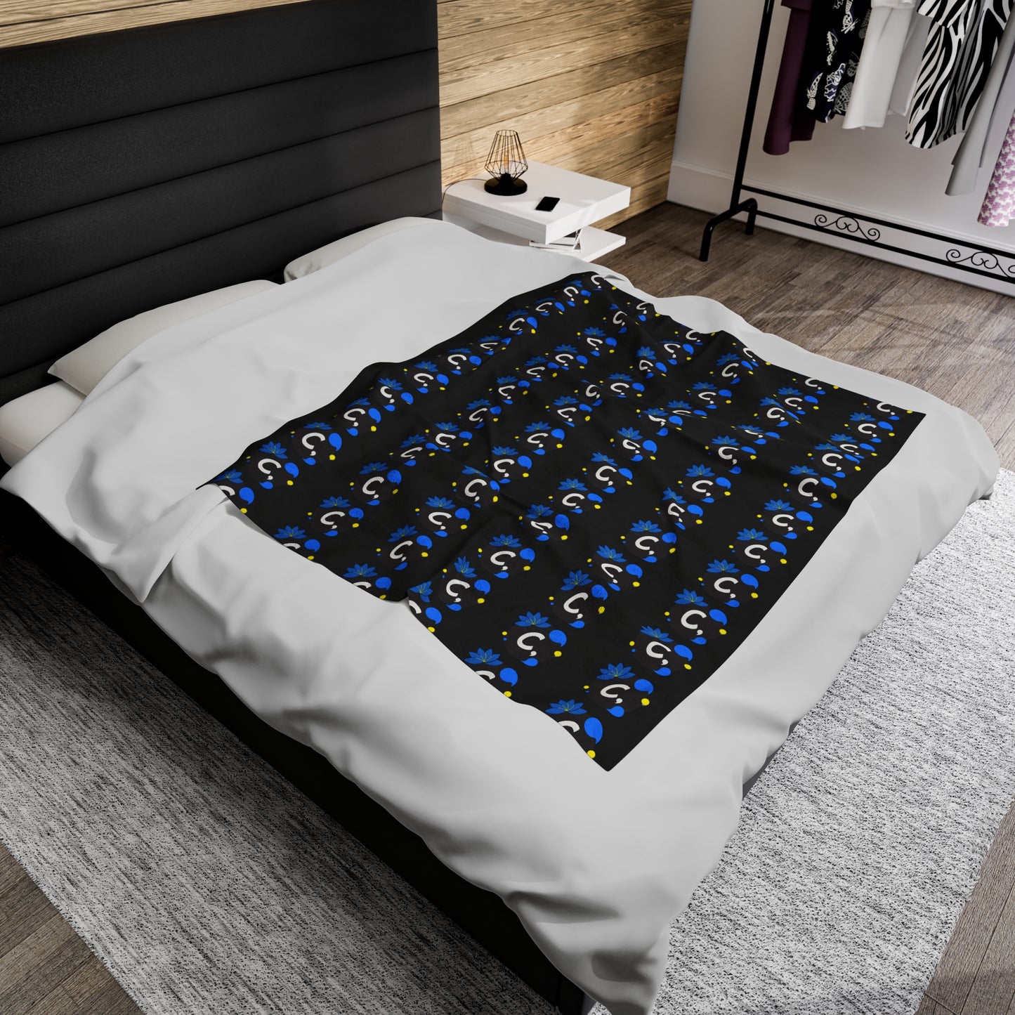 Monochrome Stamp Logo Velveteen Plush Blanket